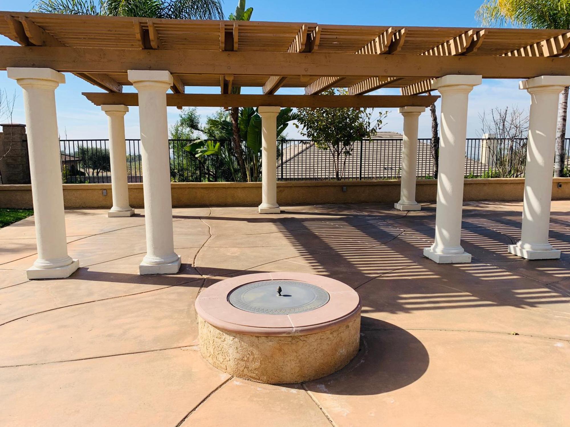 High End Triplex With Pool *